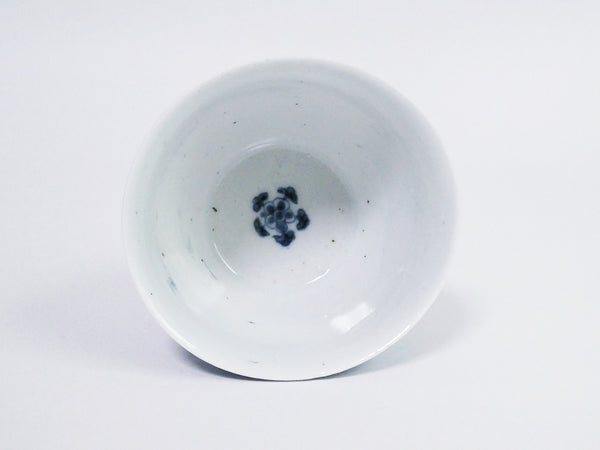 古伊万里　竹の葉地紋に並び十六文菊図　そば猪口　蕎麦猪口　