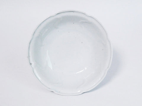 古伊万里　濁し手　白磁　桜　よろけ陽刻　膾皿