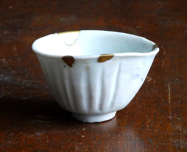 Early Imari cup Shouji crest vertical line pattern Kintsugi