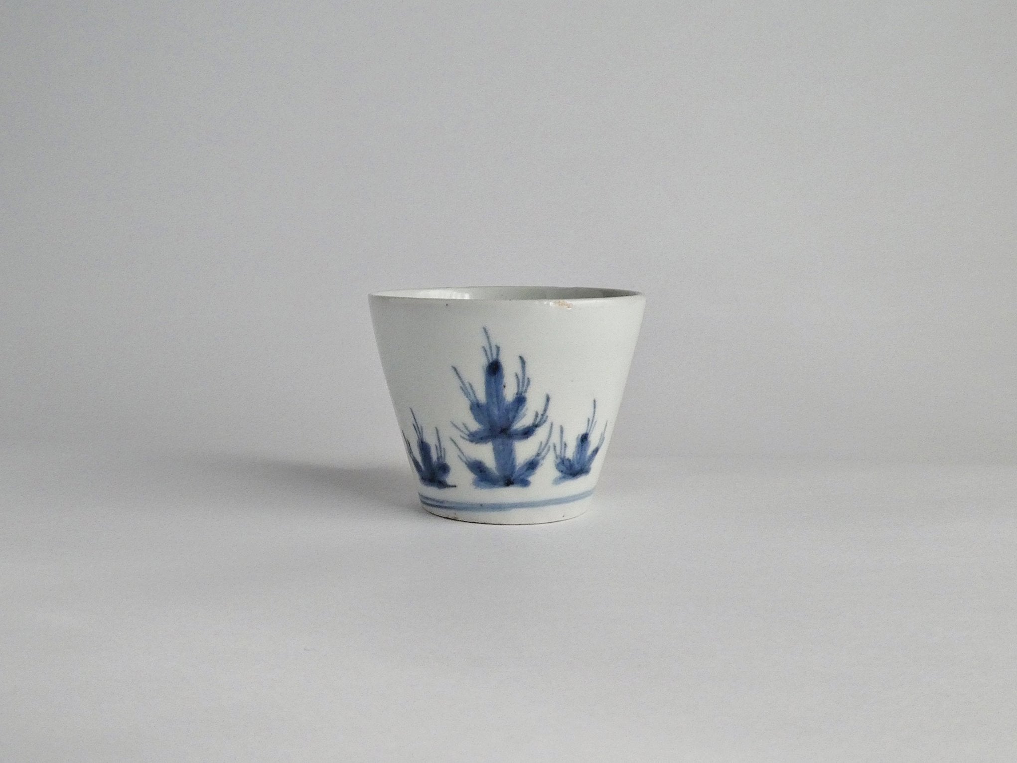 古伊万里 蕎麦猪口 大樹下草花図 江戸中期 大振 薄口 古伊万里 蕎麦