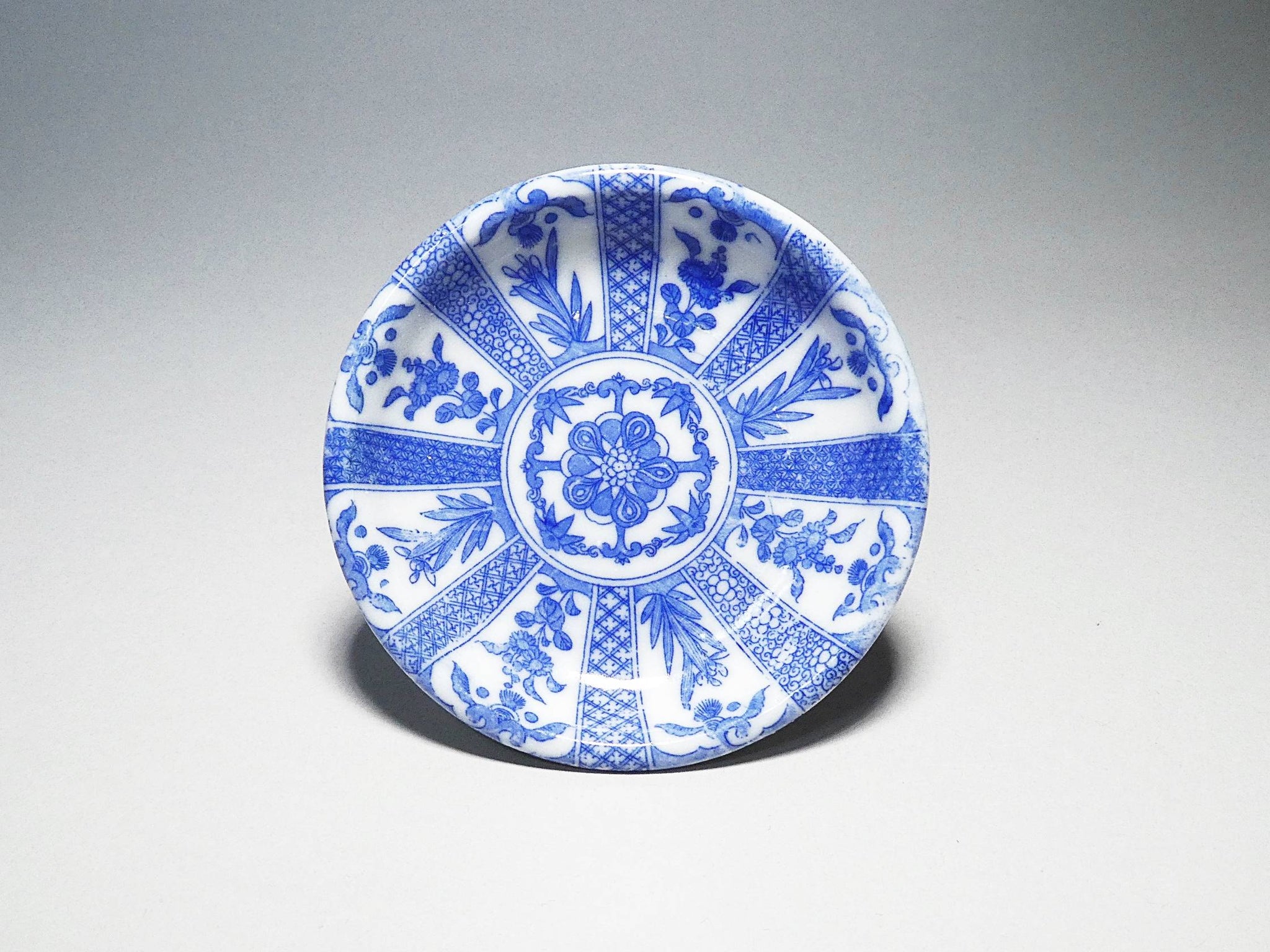 伊万里　瀬戸　青磁　軍配の図　変形豆皿　2枚　珍品　E667AS-fbsf 豆皿 小皿 – n3curio