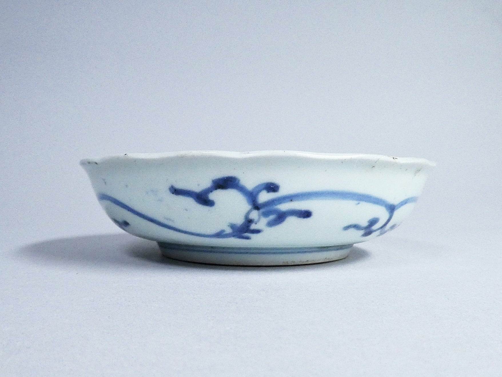 古伊万里 芙蓉手 唐草に流水に若葉紋 膾皿 渦福銘 – n3curio