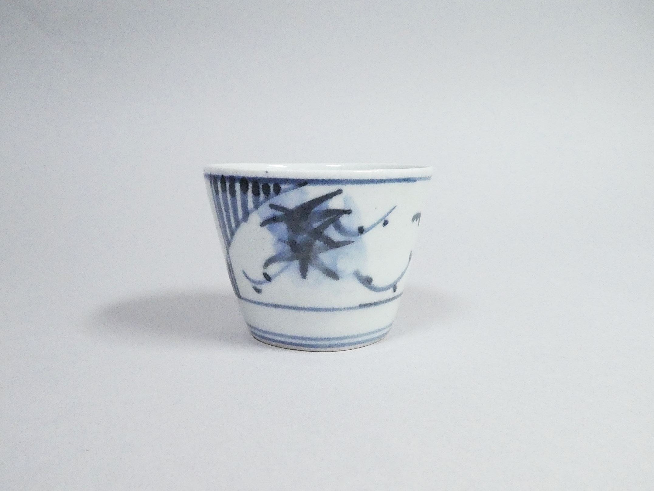 古伊万里染付枠絵に楓蕎麦猪口 初期伊万里 枠絵に楓 そば猪口 蕎麦猪口 古伊万里 – n3curio